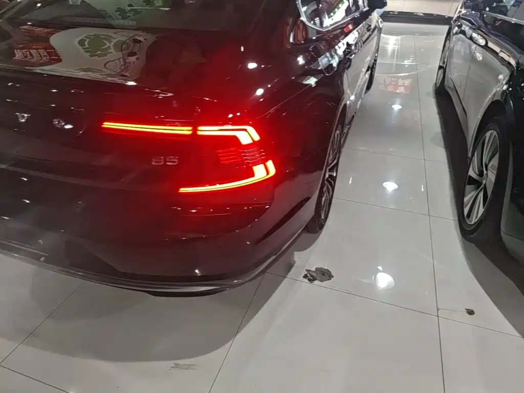 Volvo S90 — миниатюра 8