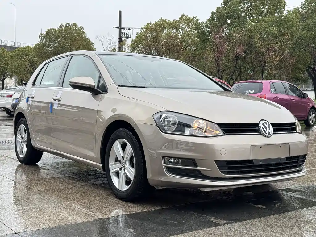 Купить Volkswagen Golf