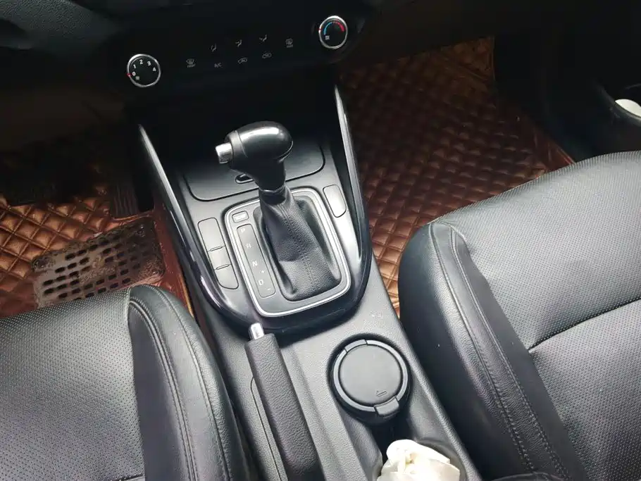Kia Carens — миниатюра 16
