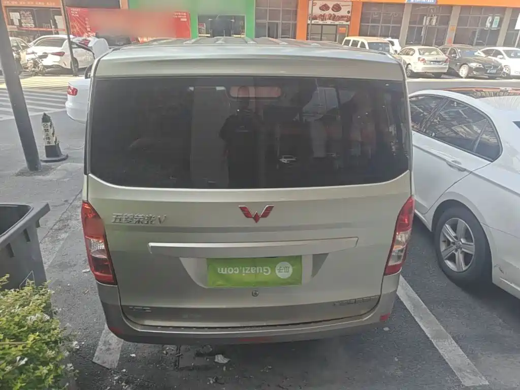 Wuling Rongguang V — миниатюра 6