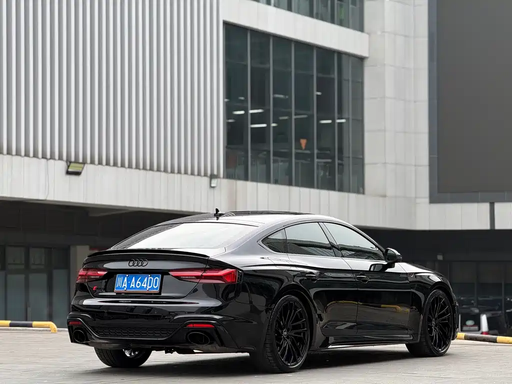 AUDI RS 5