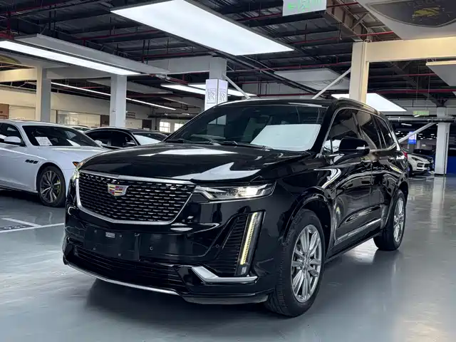 Cadillac XT 6 2022 2.0 T 4 WDLuxury — фото 1