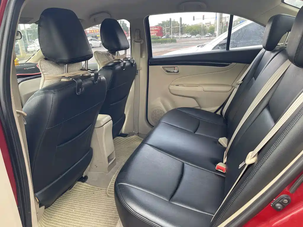 Suzuki Alivio — миниатюра 8