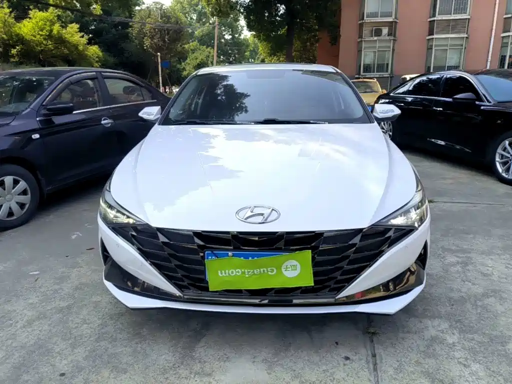 Hyundai Elantra — миниатюра 3