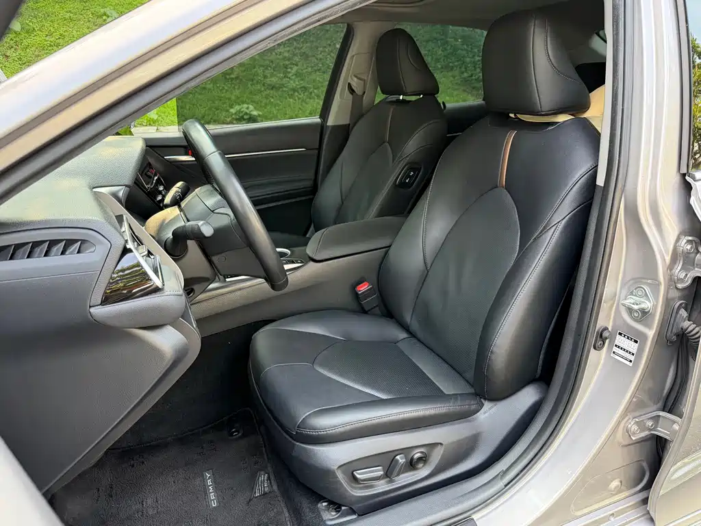 Toyota Camry — миниатюра 6
