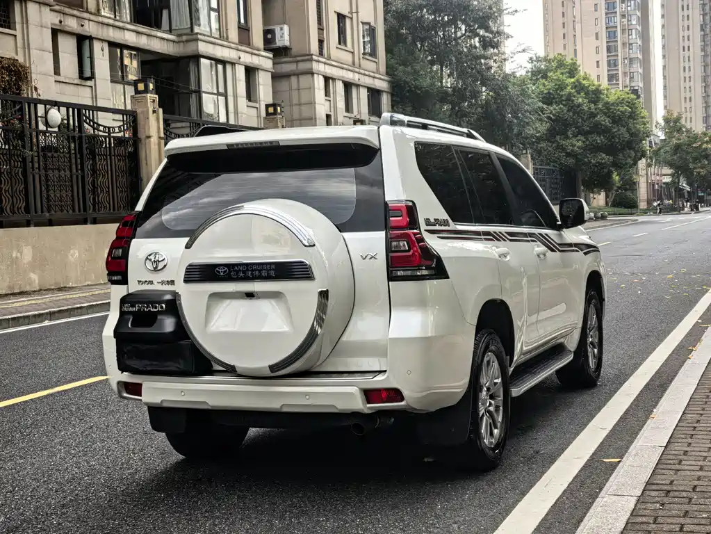 TOYOTA PRADO