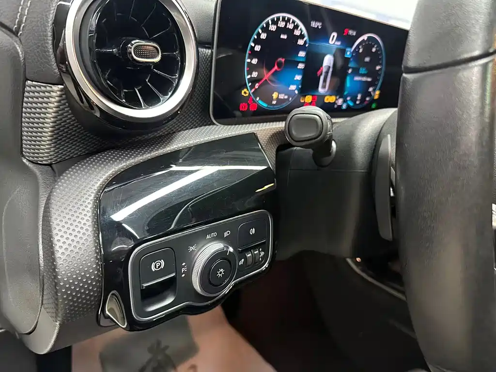 Mercedes-Benz A-Class — миниатюра 14