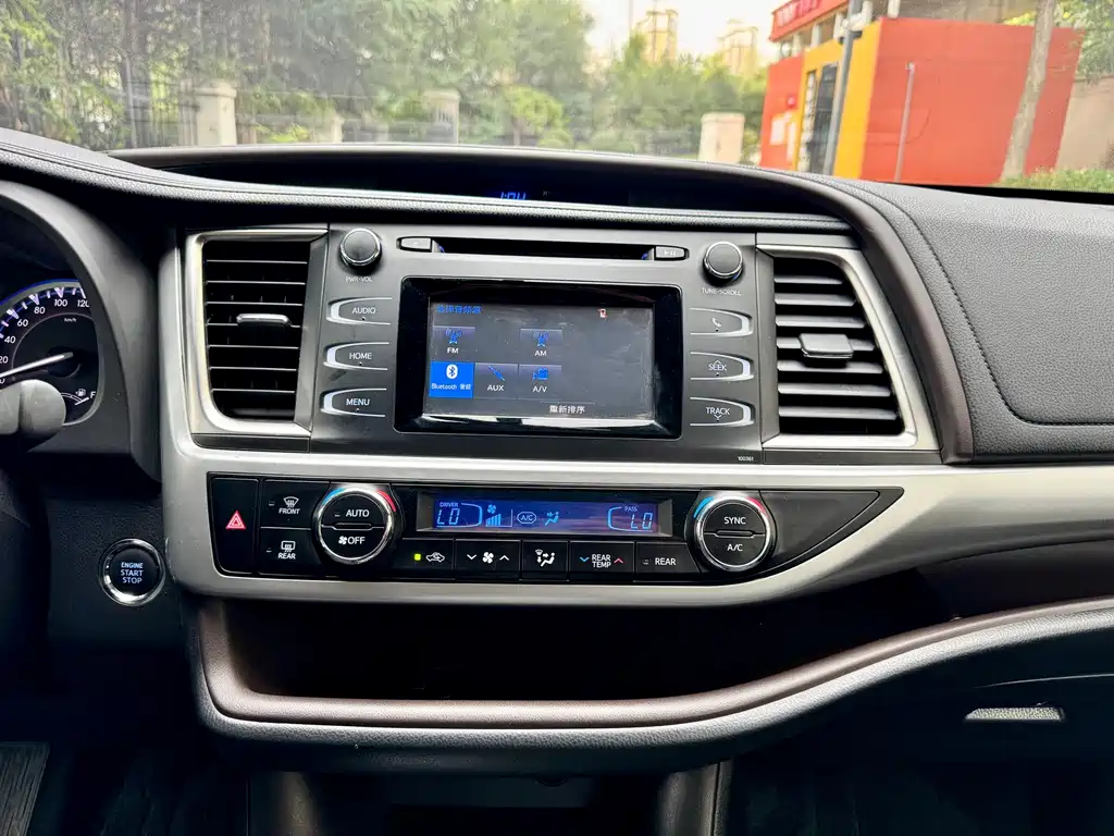 Toyota Highlander — миниатюра 11