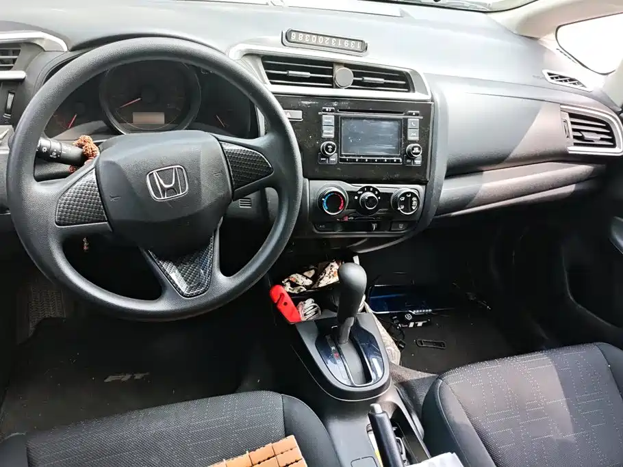 Honda Fit — миниатюра 12