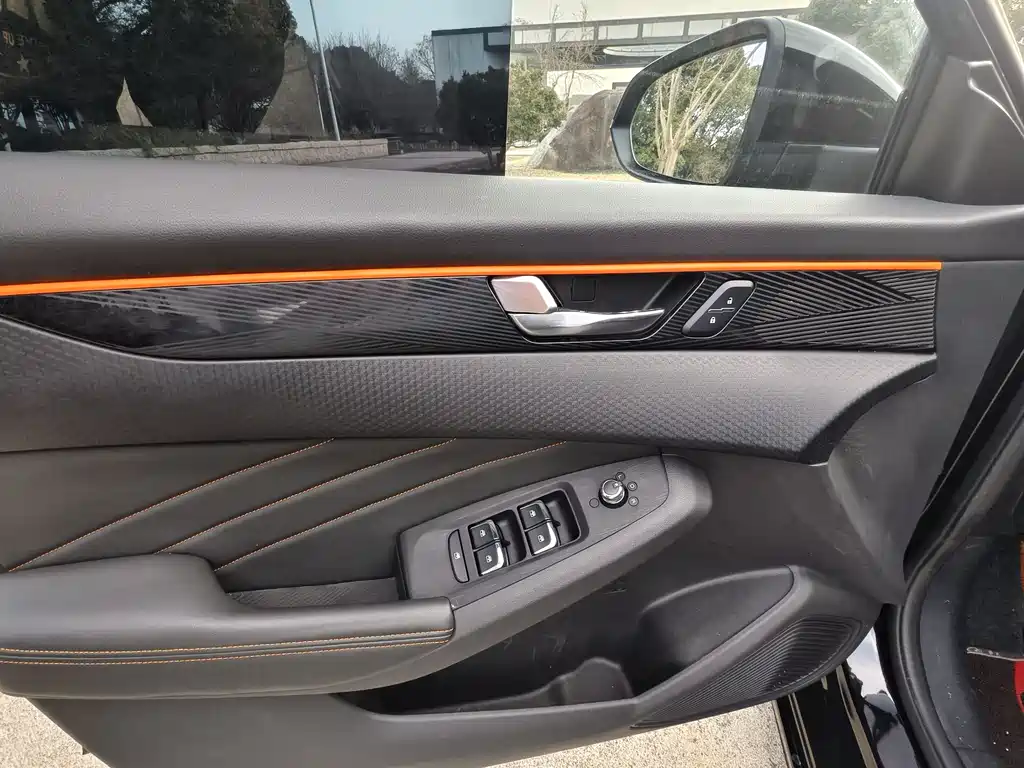 DONGFENG YI HYUN MAX