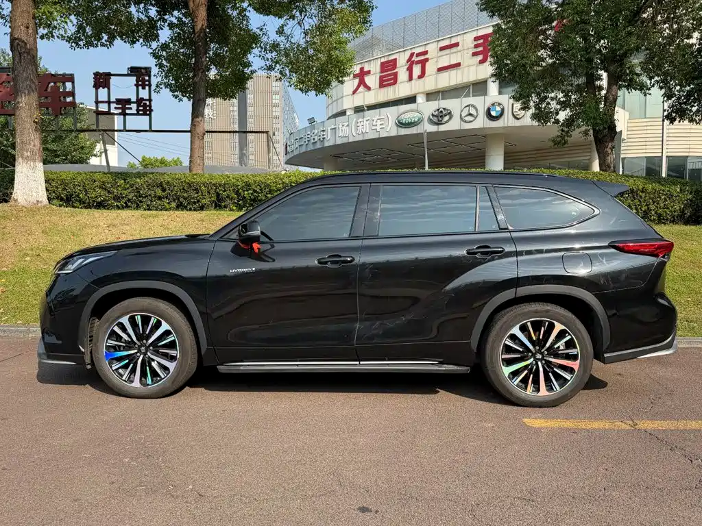 Toyota Crown Kluger — миниатюра 3