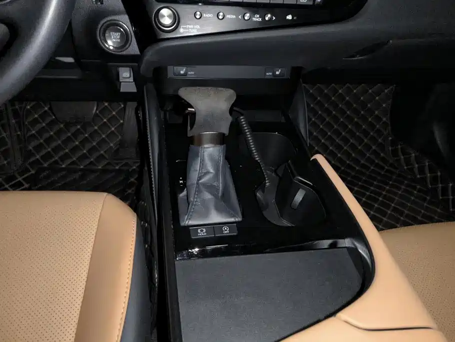 Lexus ES — миниатюра 16