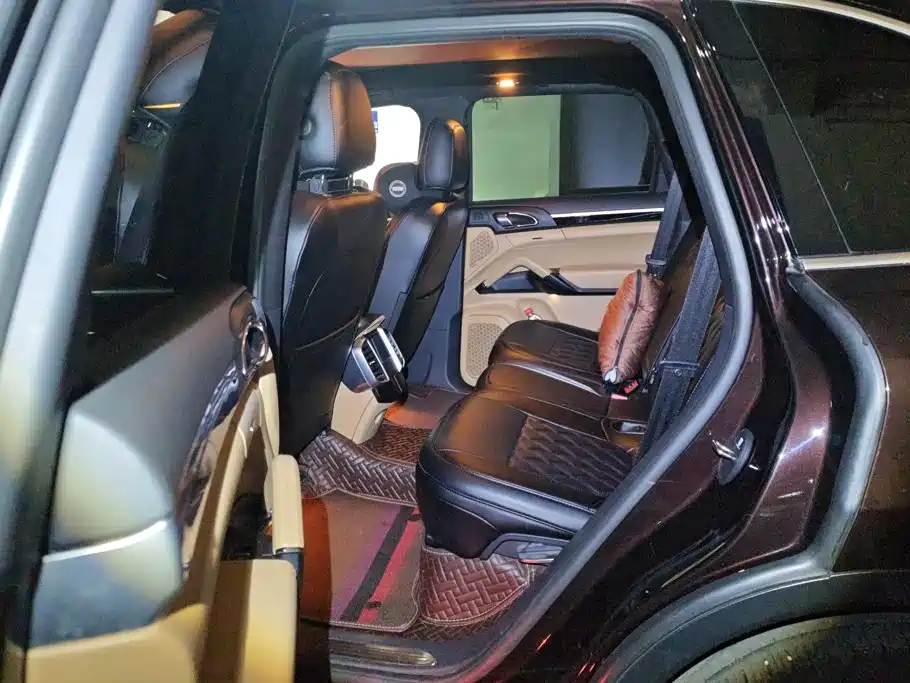 Porsche Cayenne — миниатюра 11