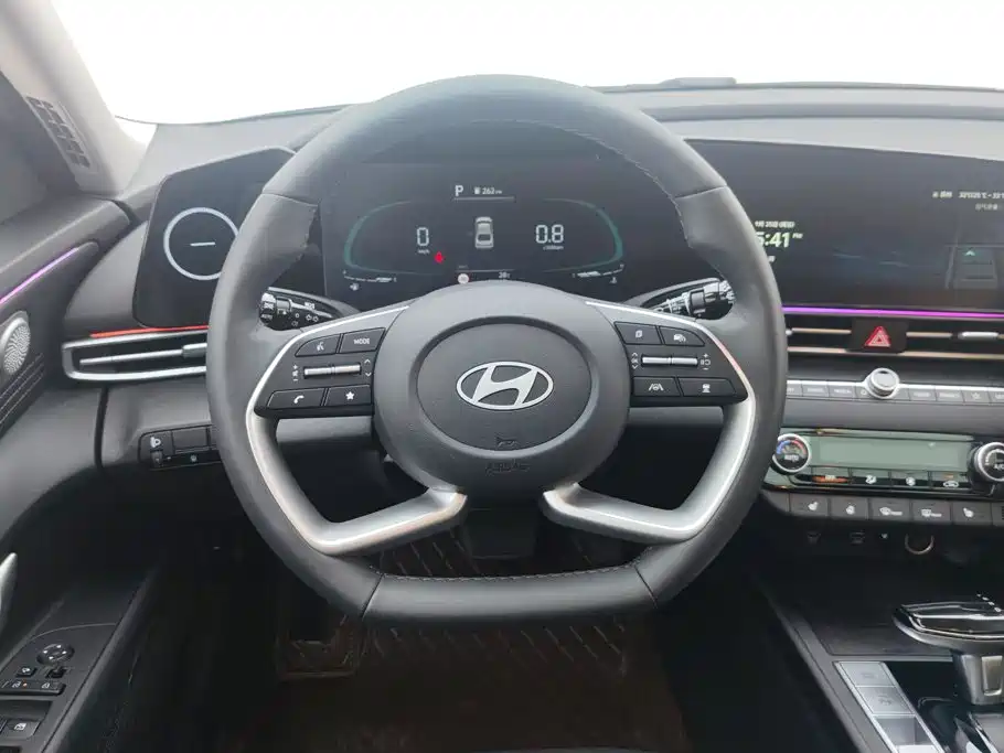 Hyundai Elantra — миниатюра 15