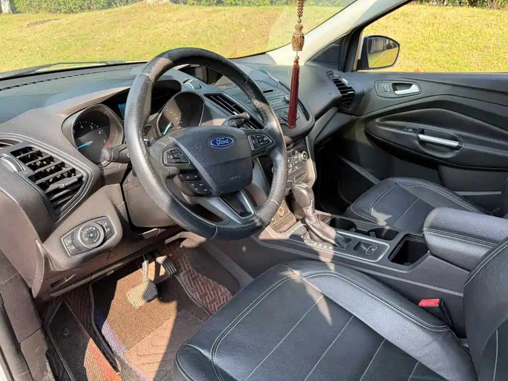 Ford Kuga — миниатюра 7