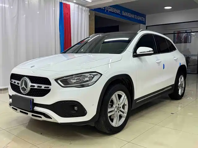 MERCEDES-BENZ GLA