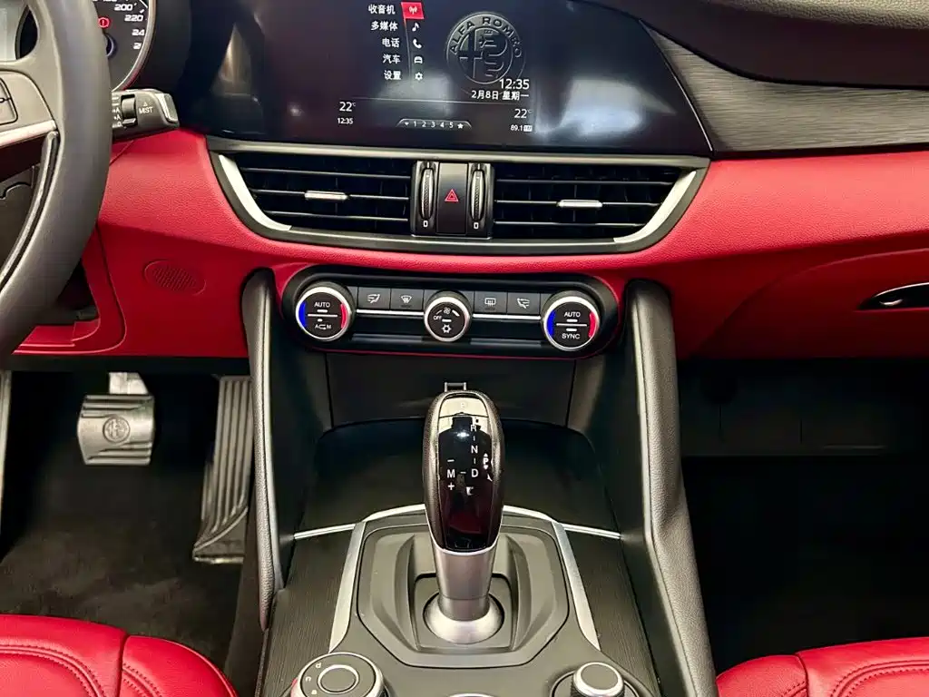 Alfa Romeo Giulia — миниатюра 9