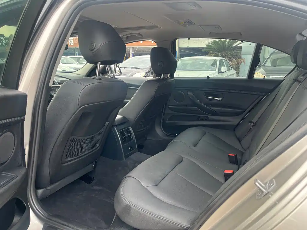 BMW 3 Series — миниатюра 6
