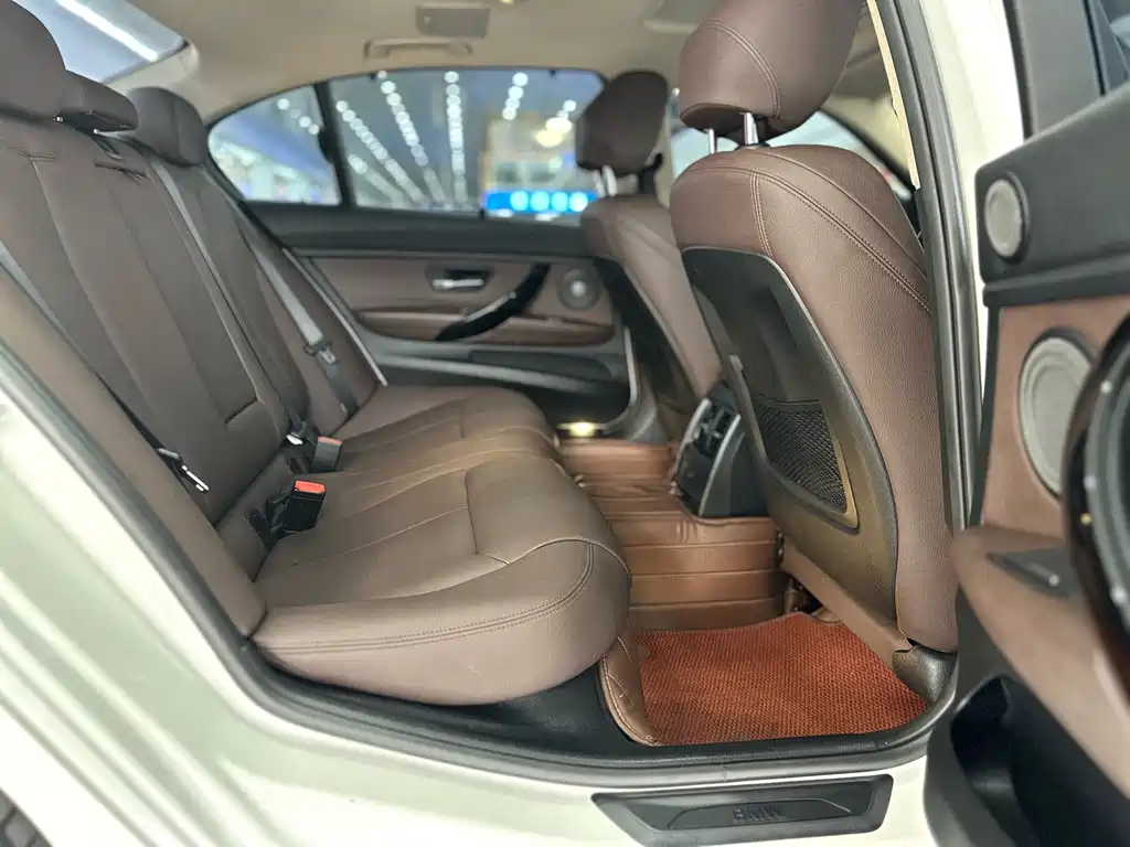 BMW 3 Series — миниатюра 13