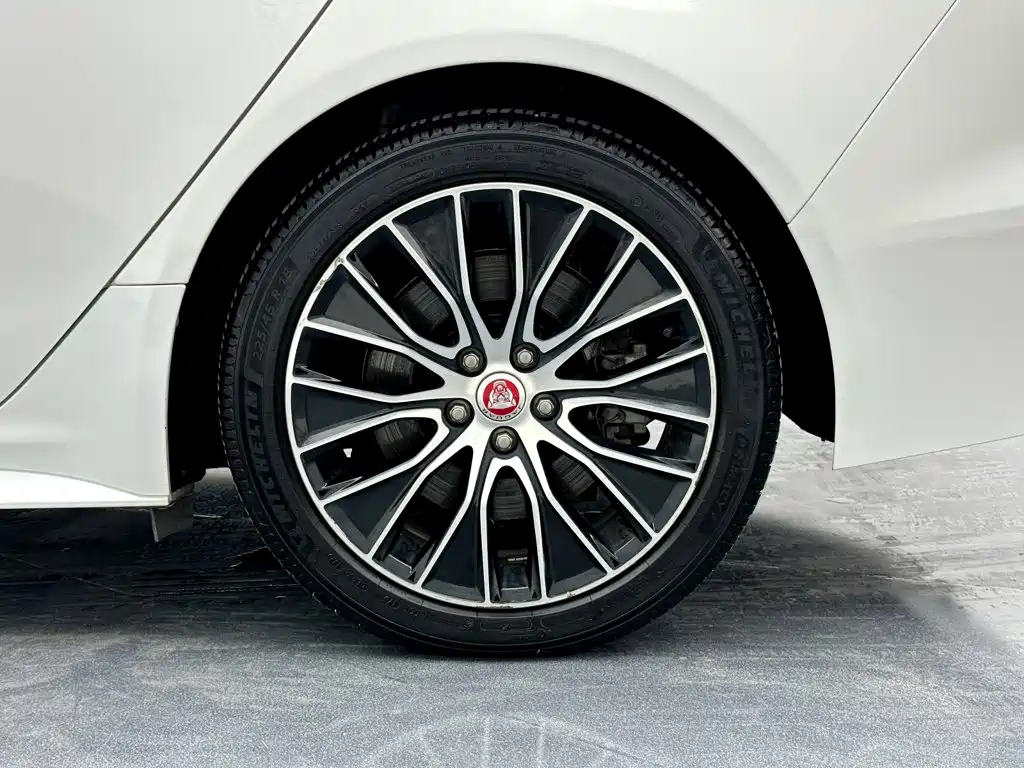 Jaguar XEL — миниатюра 30