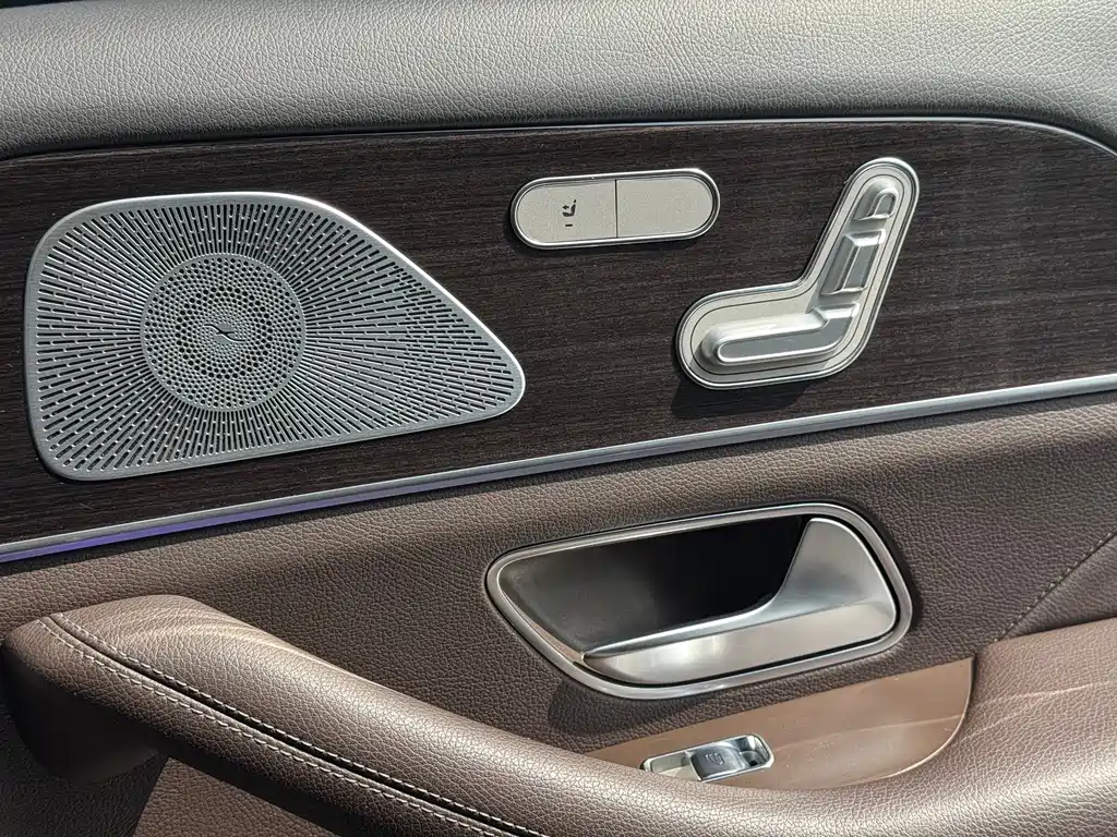 Mercedes-Benz GLE (Import) — миниатюра 13