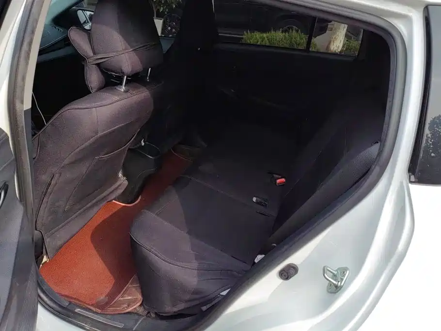 Toyota Yaris L — миниатюра 11