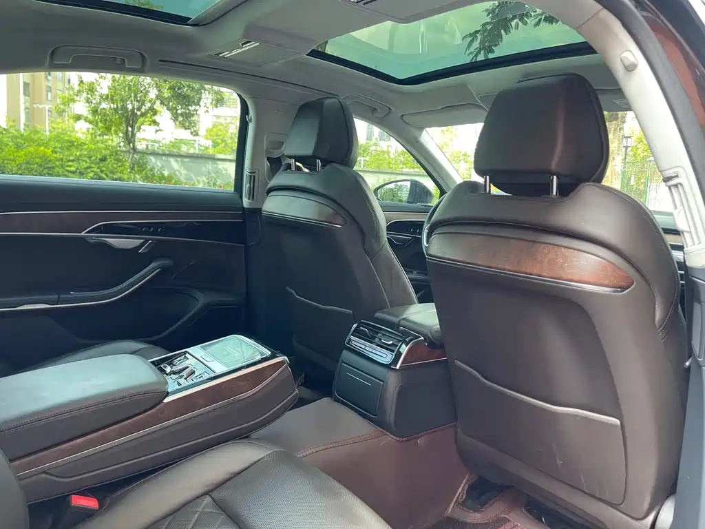 Audi A8 — миниатюра 12