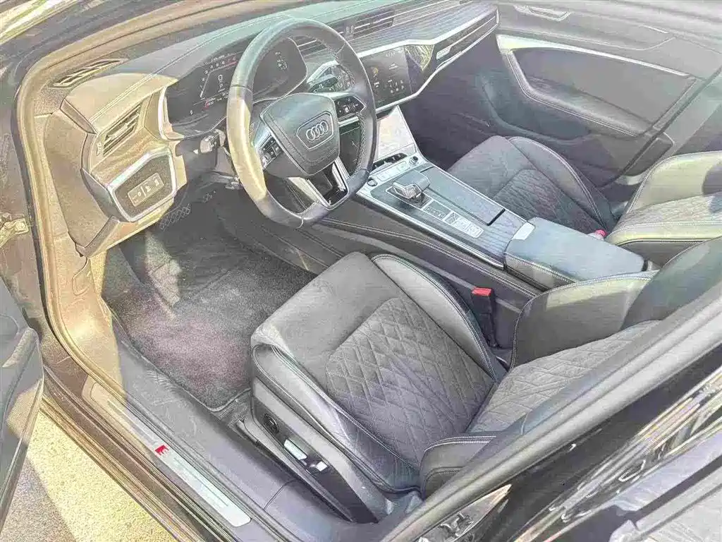 Audi A6L 2024 55 TFSI quattro Premium