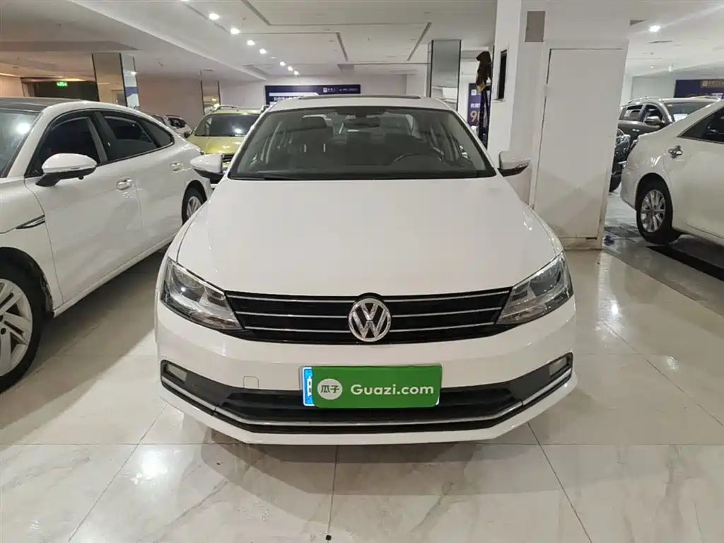 Volkswagen Sagitar 2018 1.6L AT Comfort
