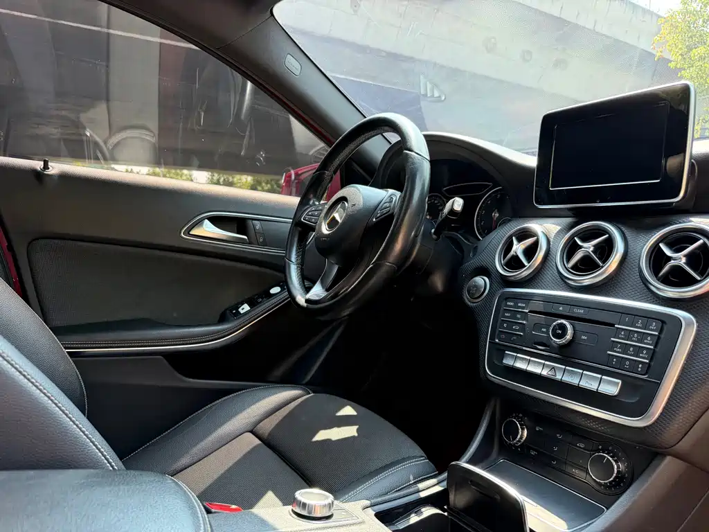 Mercedes-Benz A-Class (Import) — миниатюра 11