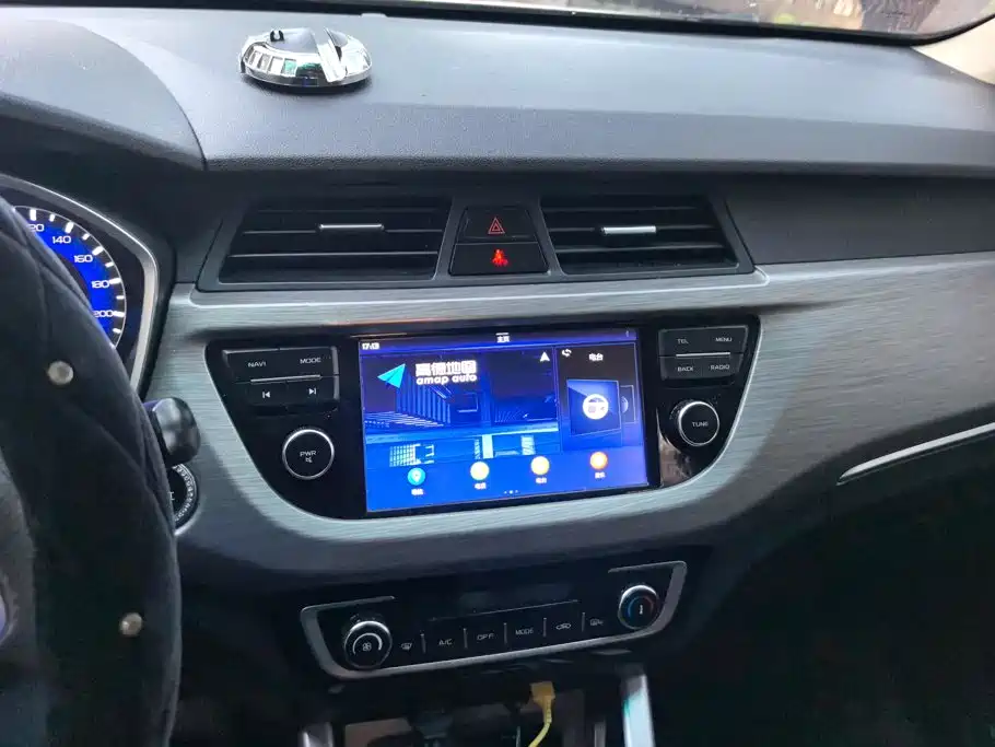 Geely Vision X3 — миниатюра 13