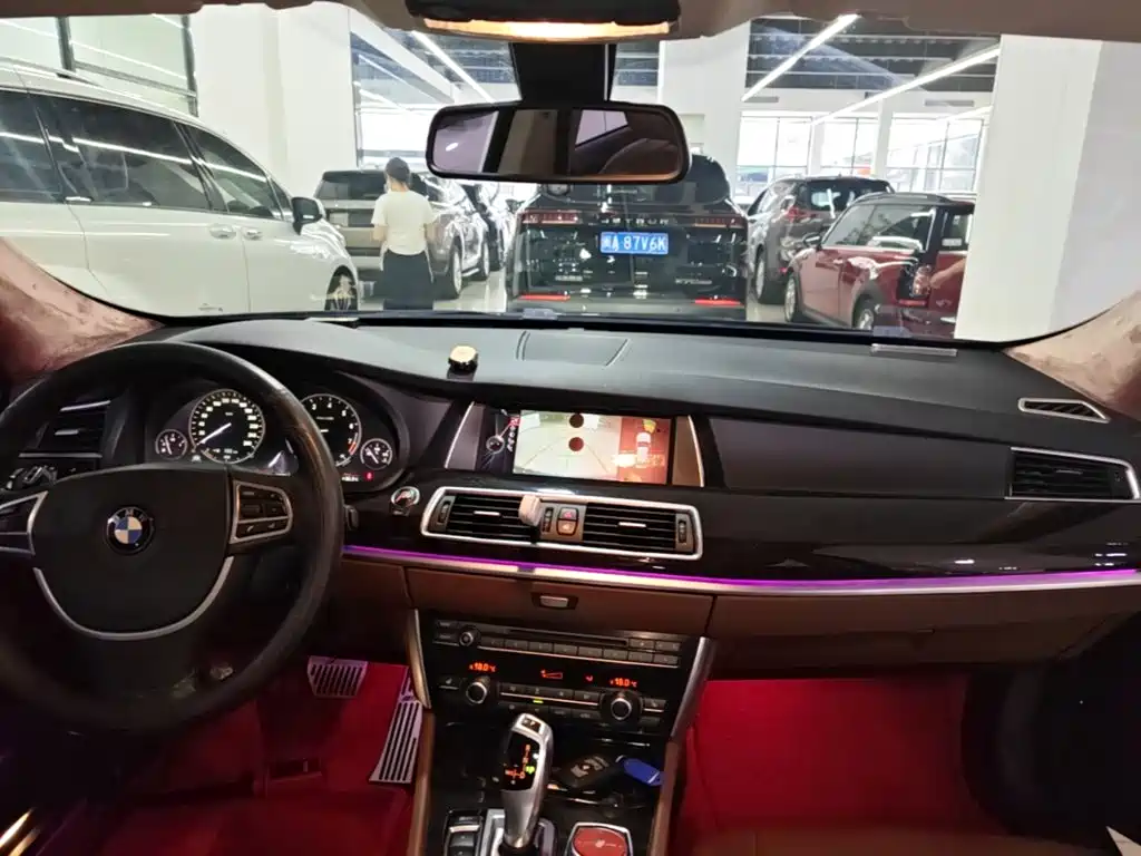 BMW 5 Series GT — миниатюра 13