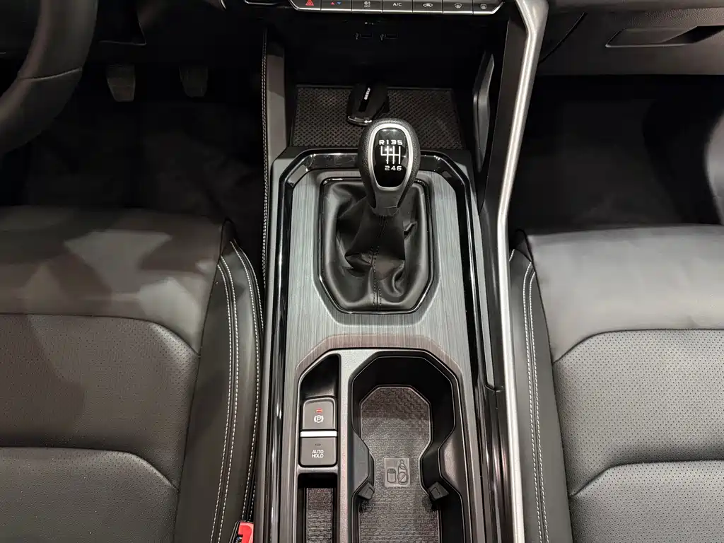 Geely Vision X6 — миниатюра 15