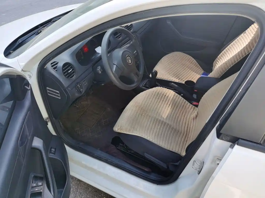Volkswagen Jetta — миниатюра 17