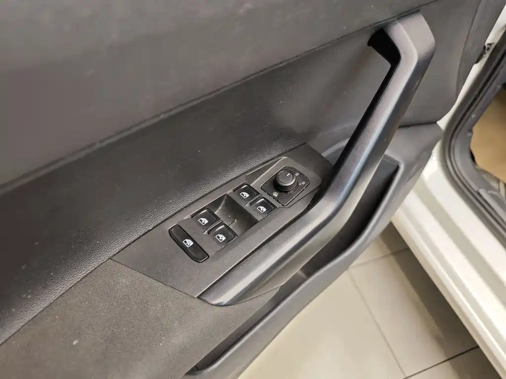 Volkswagen Polo 2023 Plus 1.5L AT