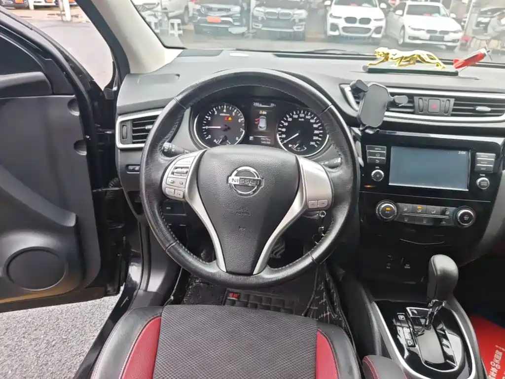 Nissan Qashqai — миниатюра 11