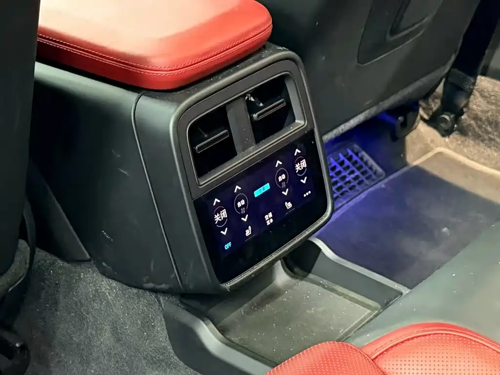 Porsche Taycan — миниатюра 13