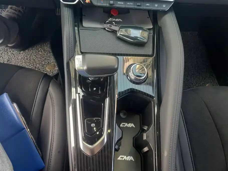 Geely Xingyue L — миниатюра 16