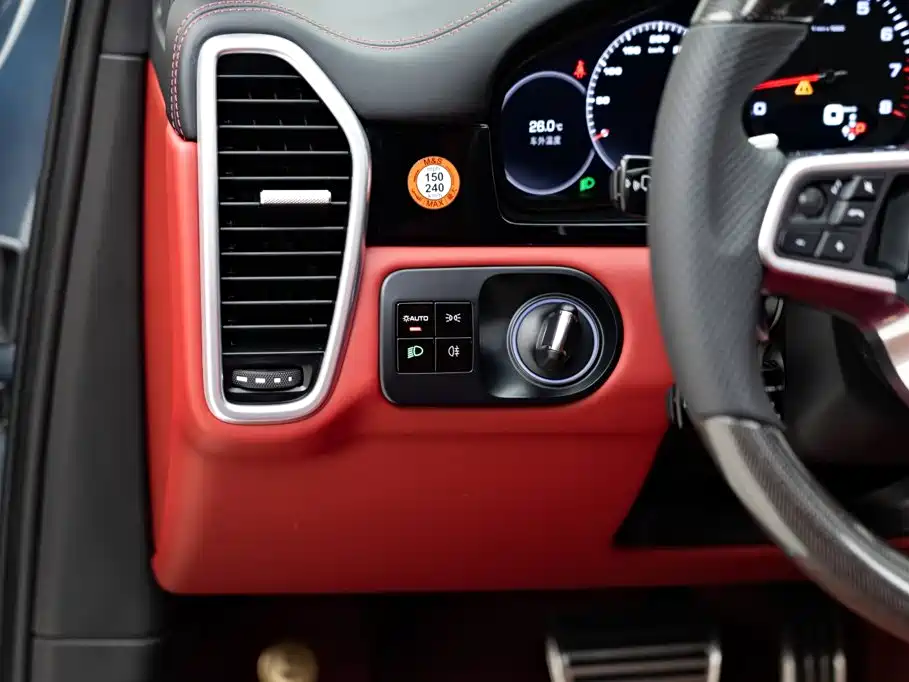 Porsche Cayenne — миниатюра 16