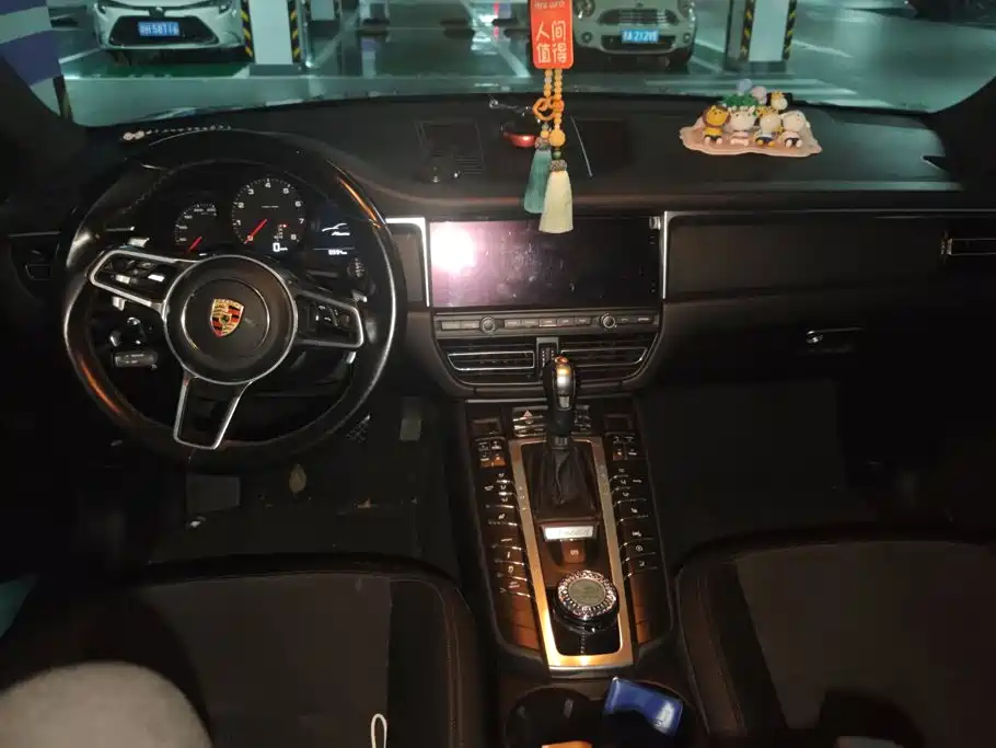 Porsche Macan — миниатюра 12