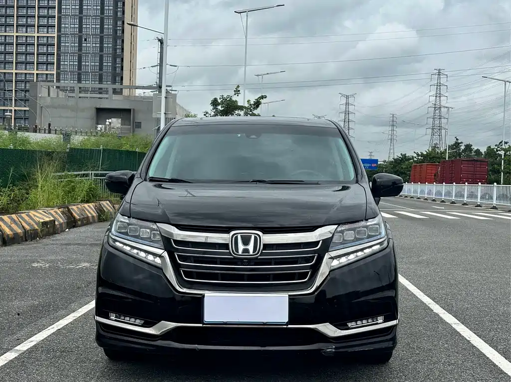 Honda Elysion 2.0L Hybrid Supreme Edition, фото 2