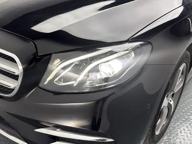Mercedes-Benz E-Class — миниатюра 17