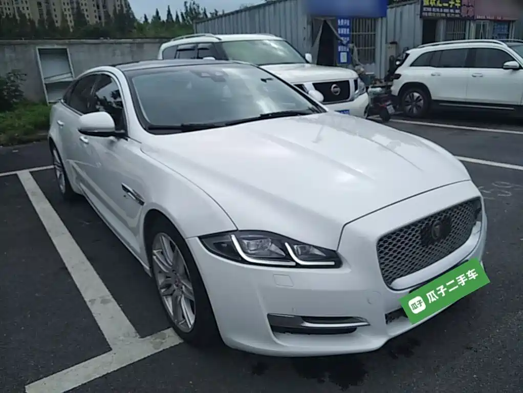 Jaguar XJ — миниатюра 4
