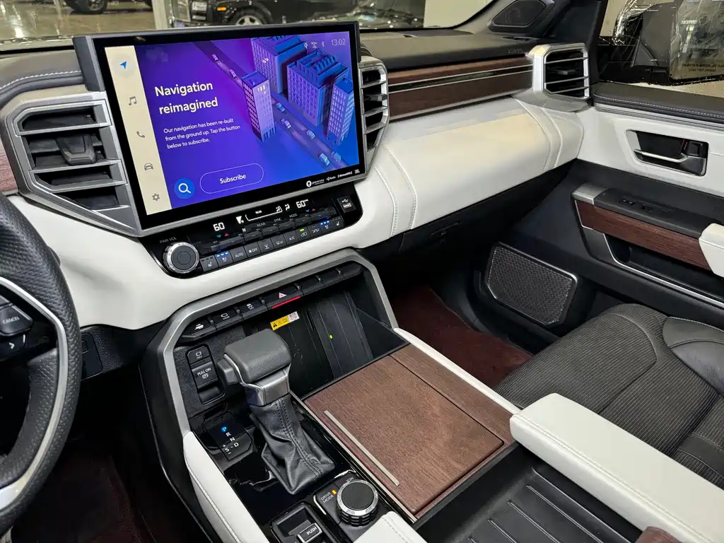 Toyota Sequoia — миниатюра 12