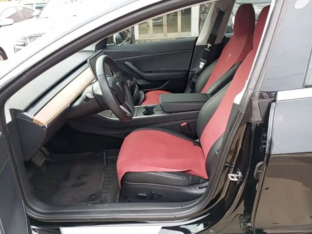 Tesla Model 3 — миниатюра 15