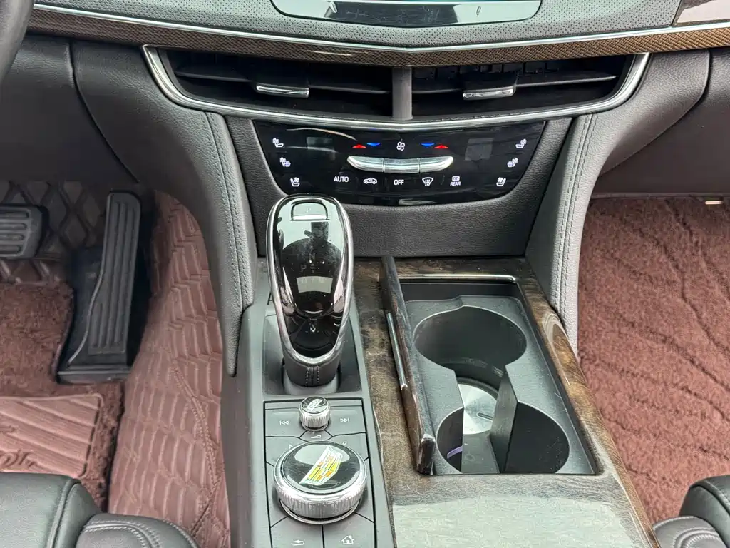 Cadillac CT6 — миниатюра 11