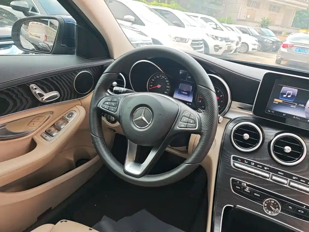 Mercedes-Benz C-Class — миниатюра 11