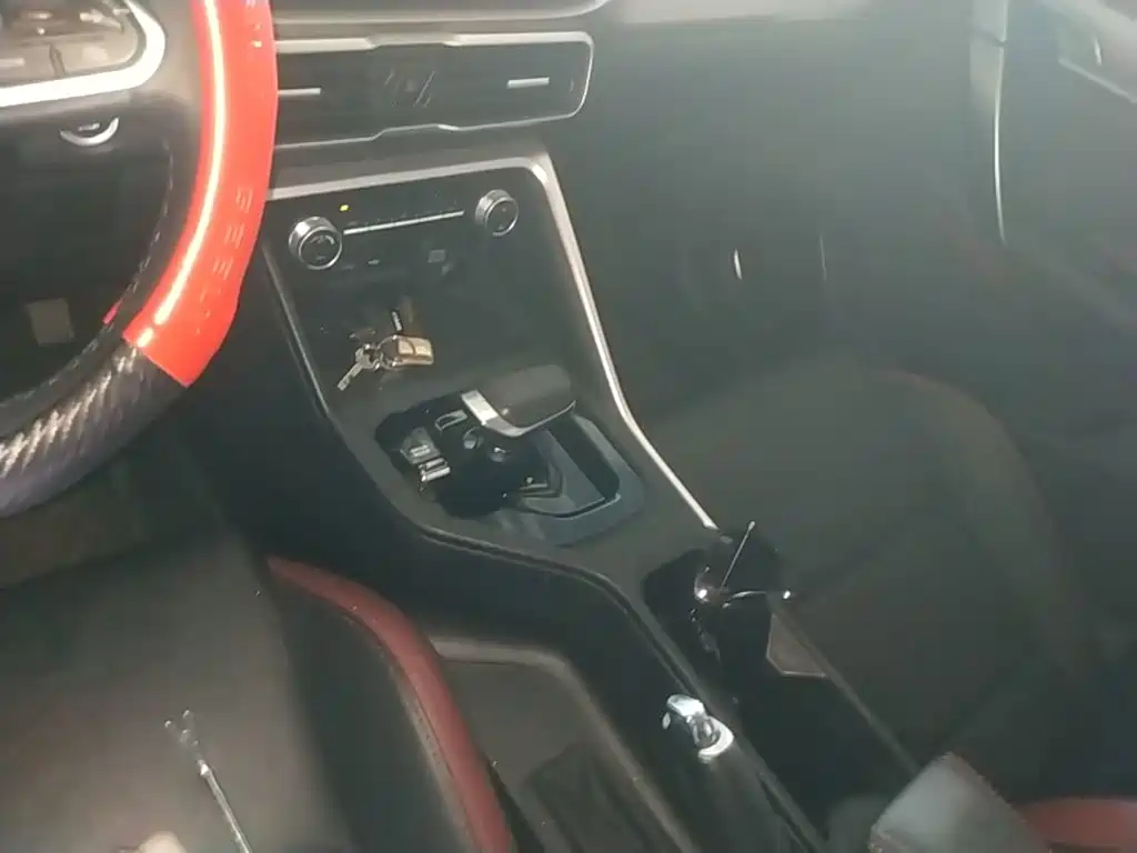 Geely Binyue — миниатюра 14