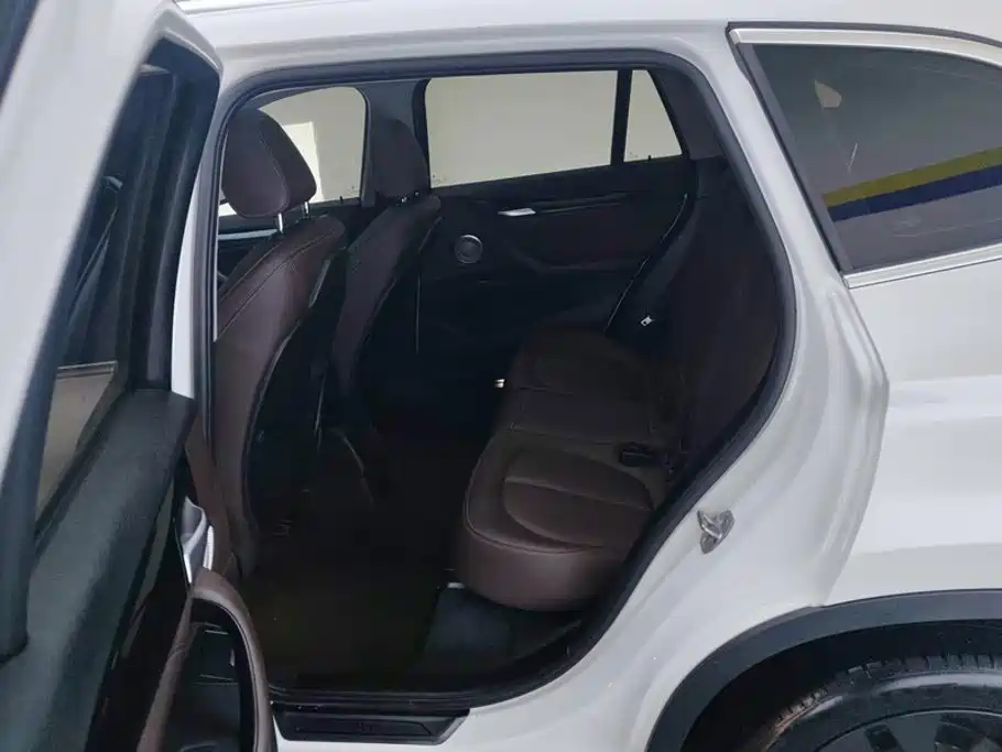BMW X1 — миниатюра 11