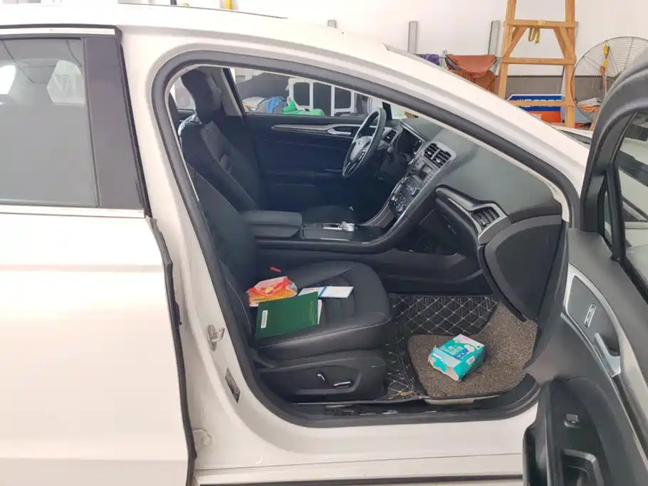 Ford Mondeo — миниатюра 8